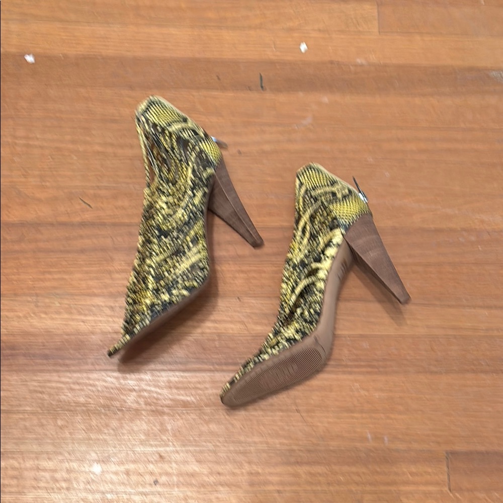 Vince Camuto Yellow and Brown Heels with Elegant Design